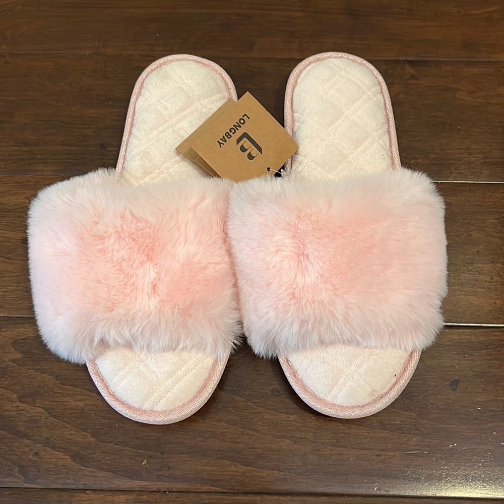 Long bay womens pink fuzzy slippers new LARGE